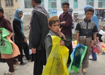 فاجعه‌ی سقوط؛ کودکان کارگر بیش‌ترین بار این بحران را بر دوش می‌کشند