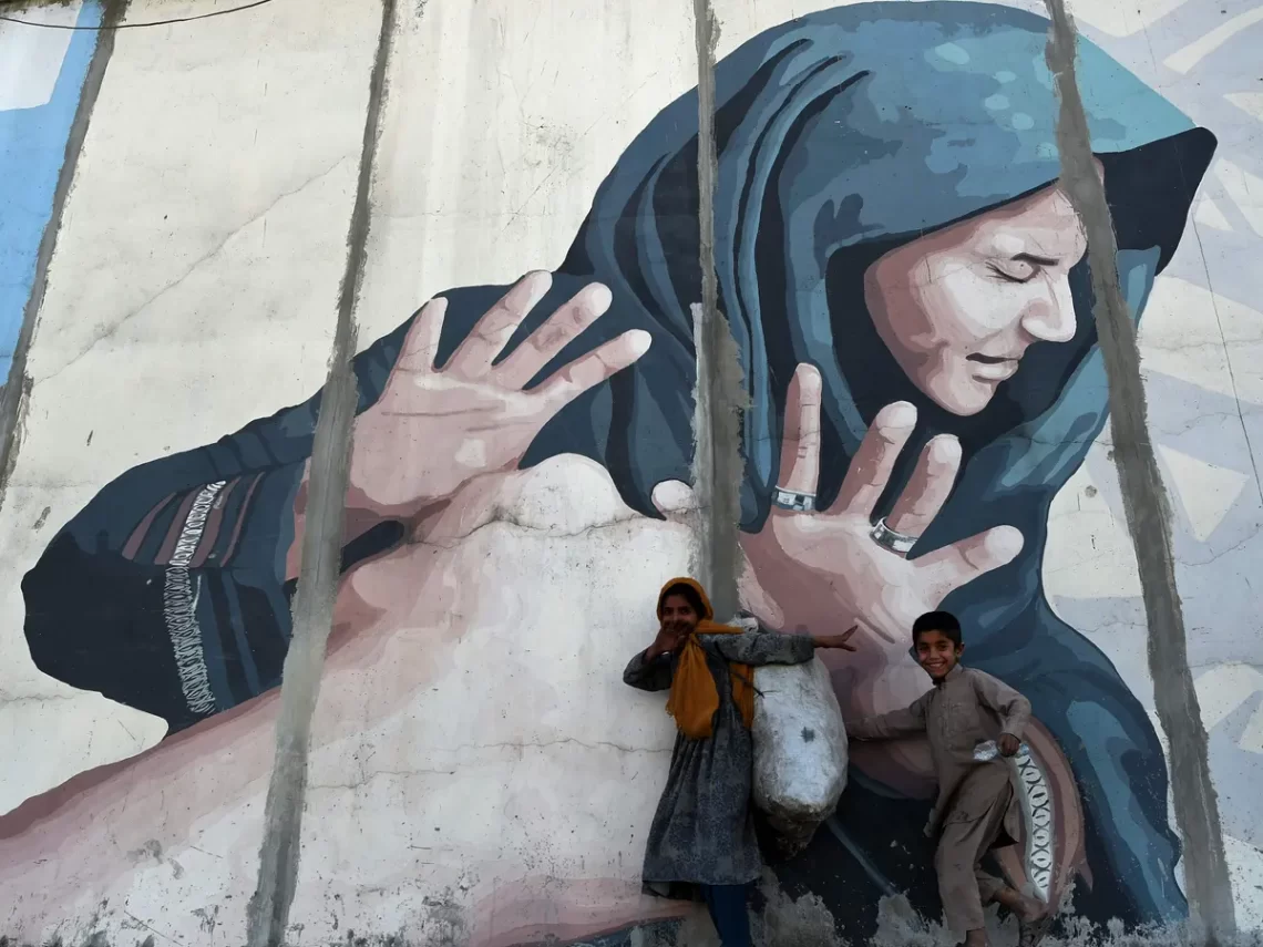 لاله؛ فاجعه‌ی سقوط و خشونت خانوادگی