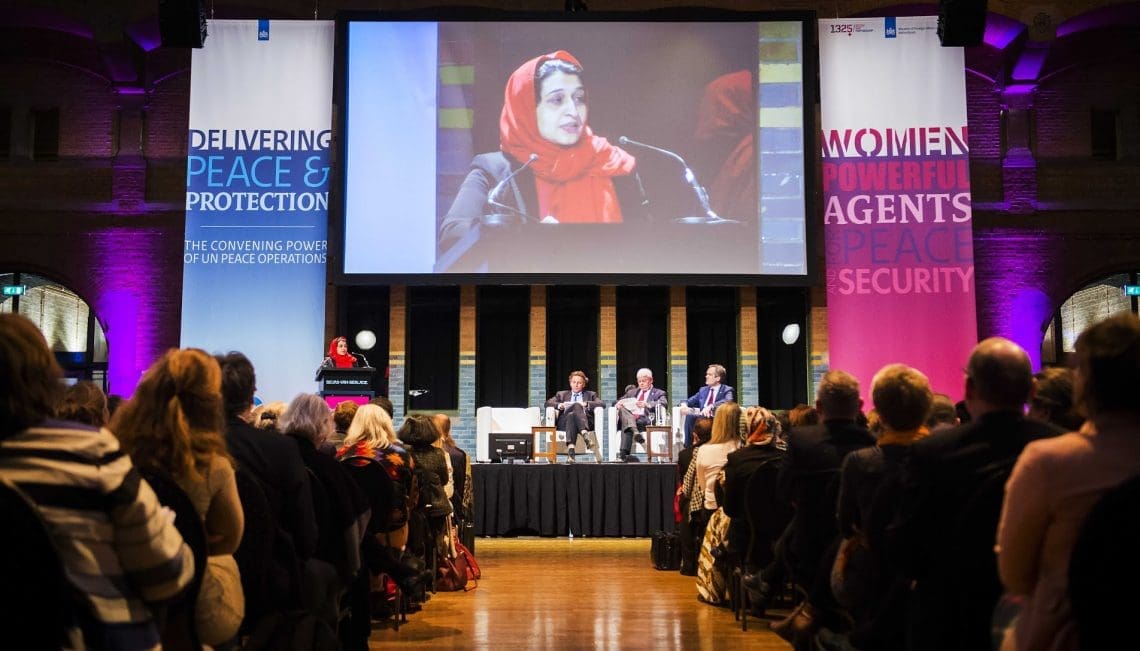 وزیر پیشین امور زنان: جهان افغانستان را رها کرده‌است