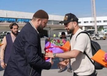 راشد خان بازیکن کریکت کشور پس ‌از چهار سال به افغانستان برگشت