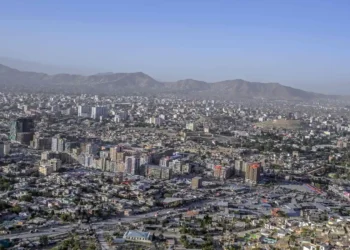 گرمای طاقت‌فرسا و تاریکی؛ پرچاوی‌های برق کابل در فصل گرما برای مردم مشکل‌ساز شده است