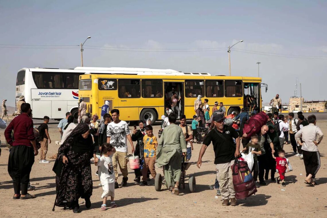 طالبان از بازگشت شش‌ونیم هزار مهاجر از ایران و پاکستان خبر داد