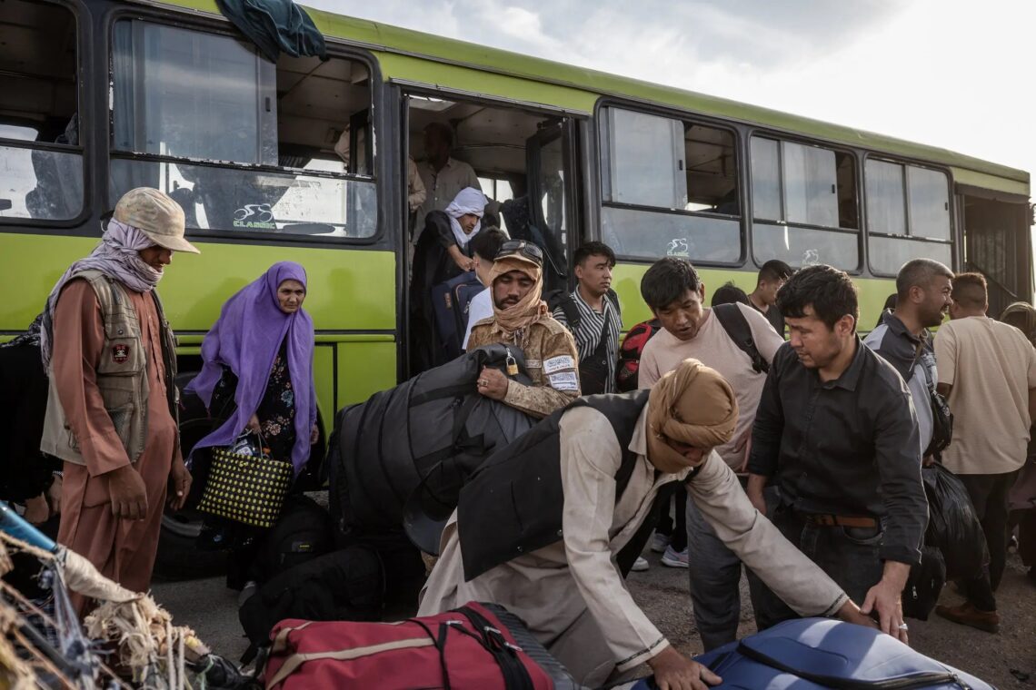 طالبان: روز گذشته بیش از ۹ هزار تن از ایران و پاکستان برگشتند